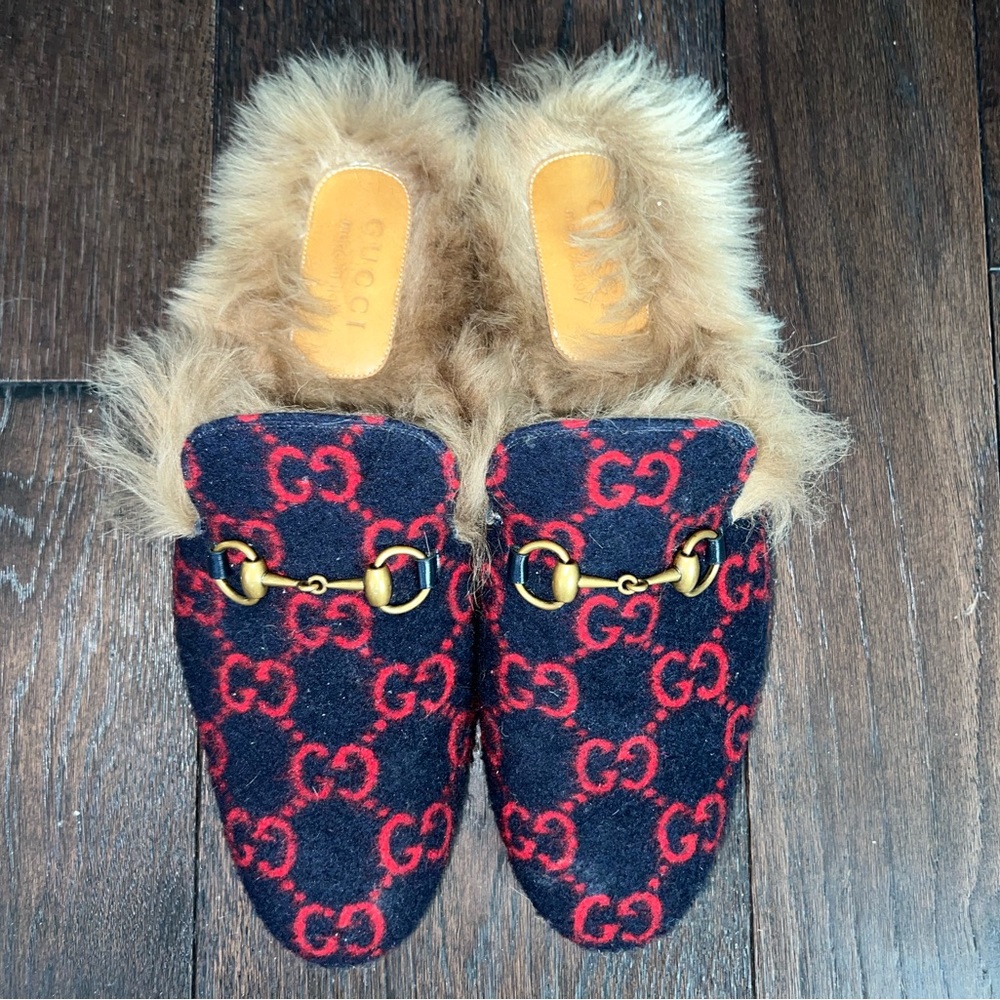 Velvet Gucci men’s Princetown slippers, navy & red